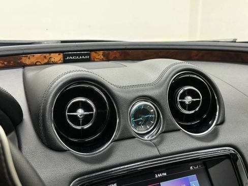 Used 2017 Jaguar XJ R-Sport image 27