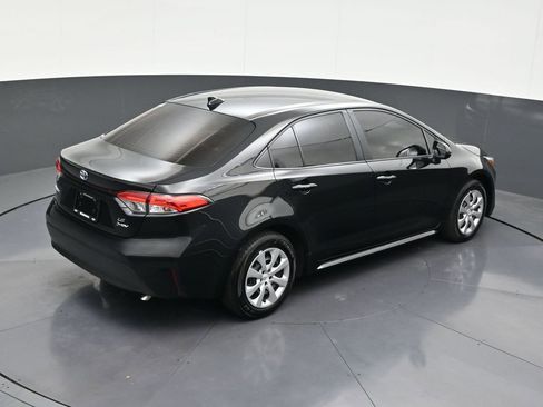 Used 2025 Toyota Corolla LE image 18