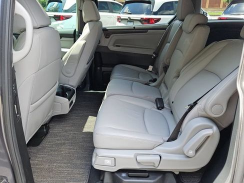 Certified 2024 Honda Odyssey EX-L image 11