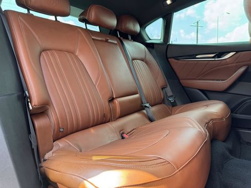 Used 2022 Maserati Levante GT AWD/4WD image 40