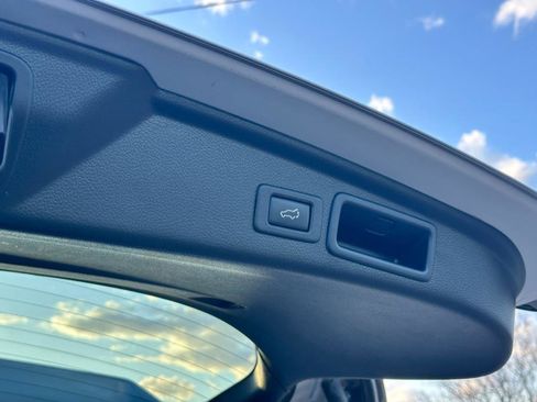 Used 2016 Subaru Forester 2.0XT Touring w/ Eyesight & Navigation System image 18