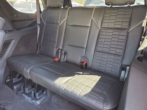 Used 2024 Cadillac Escalade Premium Luxury Platinum image 12