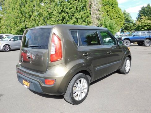 Used 2013 Kia Soul + FWD image 2