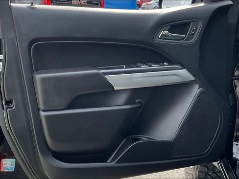 Used 2022 Chevrolet Colorado LT w/ LT Convenience Package image 15