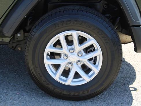 Used 2023 Jeep Wrangler Sport S image 6