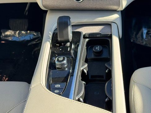 Certified 2024 Volvo XC90 B6 Plus w/ Protection Package Premier image 15