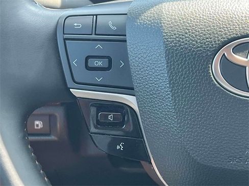 Used 2025 Toyota Camry XLE image 25