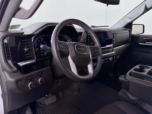 Used 2024 GMC Sierra 1500 Elevation AWD/4WD image 9