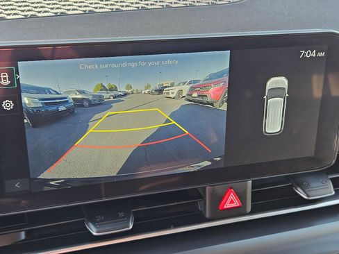 Used 2025 Kia Carnival FWD image 34