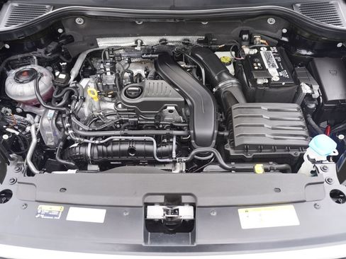 Used 2022 Volkswagen Taos SE FWD image 25