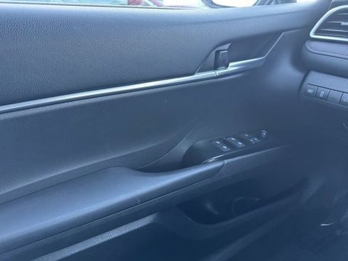 Certified 2018 Toyota Camry LE image 32