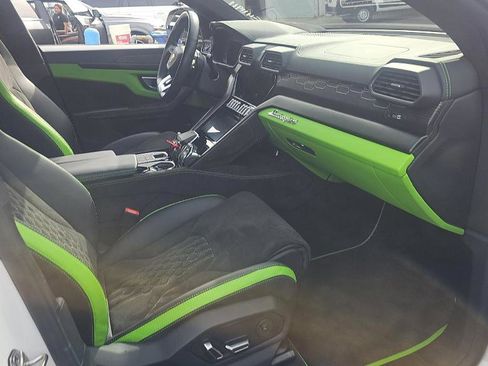 Used 2023 Lamborghini Urus S image 6