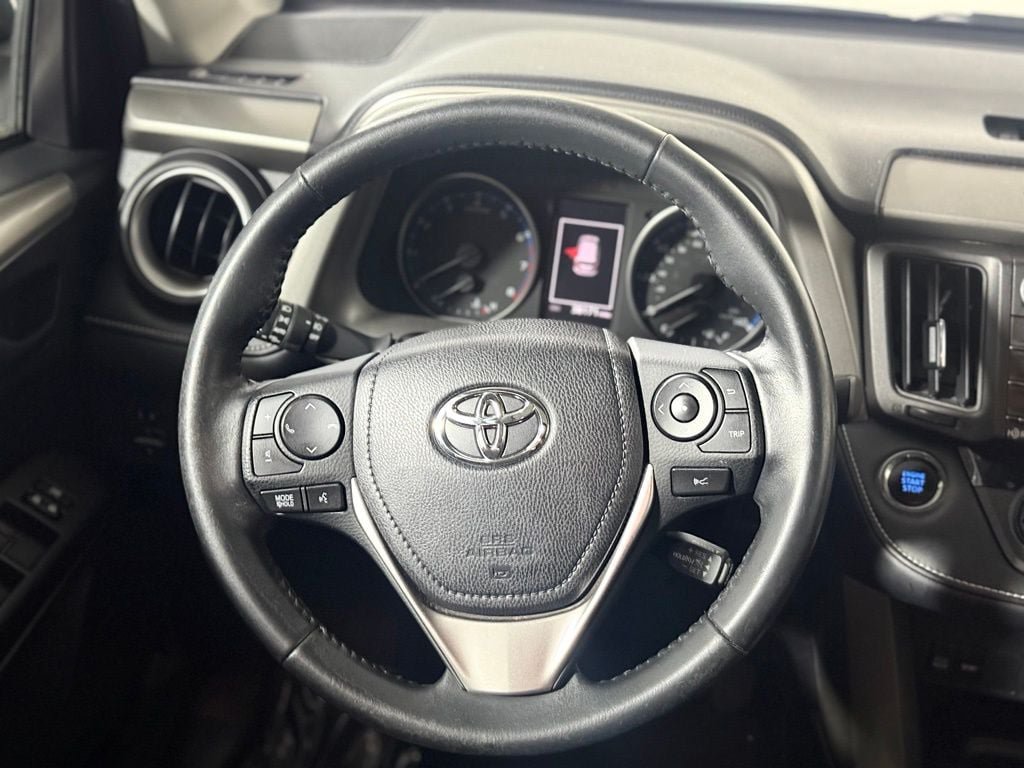 Used 2018 Toyota RAV4 XLE AWD/4WD image 12