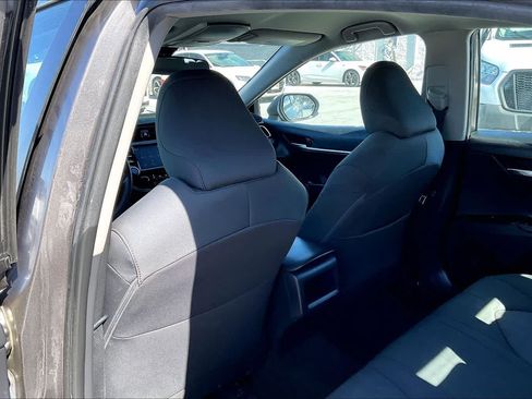 Used 2020 Toyota Camry LE FWD image 12