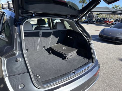 Used 2021 Audi Q5 e Premium Plus w/ Premium Plus Package image 12