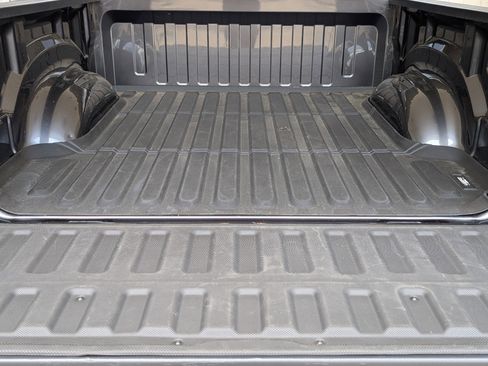 Used 2025 RAM 1500 Big Horn AWD/4WD image 18