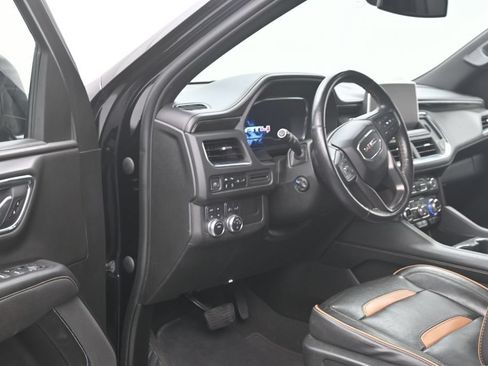 Used 2022 GMC Yukon XL AT4 AWD/4WD image 11