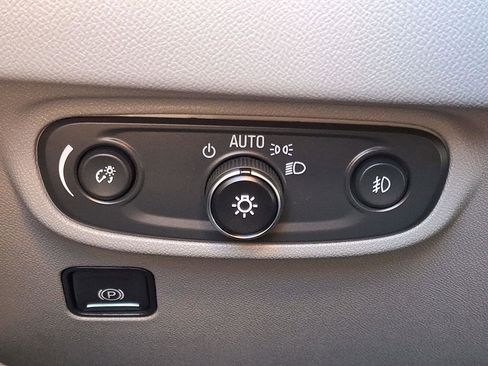 Used 2022 GMC Terrain SLT image 26