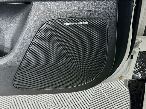 Used 2022 Kia Sportage EX w/ EX Technology Package image 19