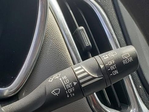 Used 2018 Chevrolet Equinox LT AWD/4WD image 28