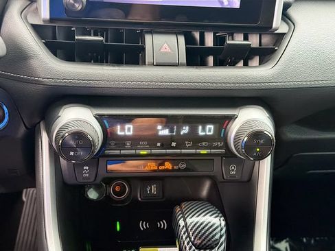 Used 2024 Toyota RAV4 XLE w/ Convenience Package FWD image 15