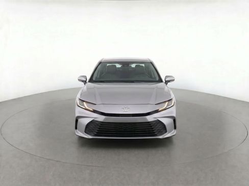 Used 2026 Toyota Camry LE AWD/4WD image 5