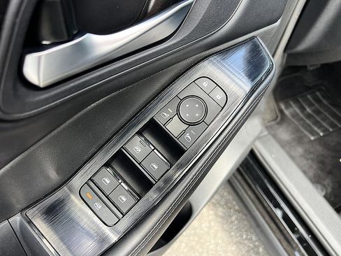 Certified 2023 Nissan Rogue SV w/ SV Premium B Package FWD image 17