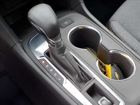 Used 2024 Chevrolet Equinox LT image 14