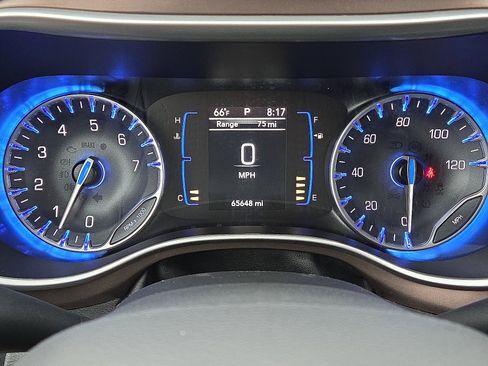 Used 2023 Chrysler Voyager LX FWD image 15
