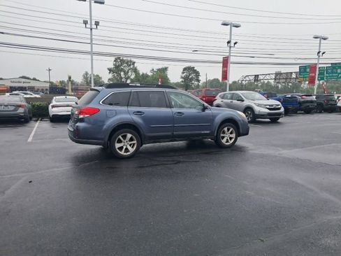Used 2014 Subaru Outback 2.5i Premium w/ Accessory Value Package (OYY) AWD/4WD image 8