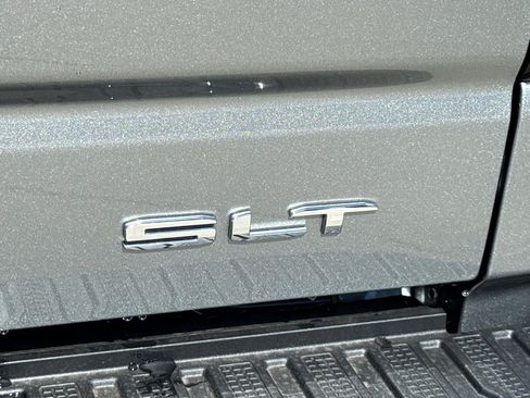 Used 2026 GMC Sierra 1500 SLT w/ SLT Premium Plus Package AWD/4WD image 11