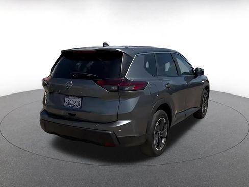 Used 2025 Nissan Rogue SV FWD image 11