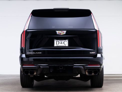 Used 2025 Cadillac Escalade ESV V AWD/4WD image 5