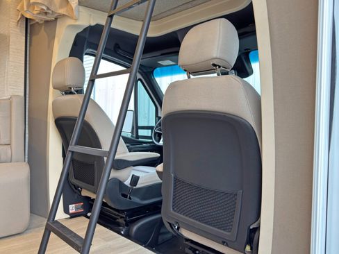 Used 2021 Mercedes-Benz Sprinter 3500 w/ Acoustic Package image 32