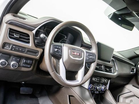 Used 2021 GMC Yukon XL SLT w/ SLT Premium Package RWD image 18