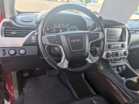 Used 2017 GMC Yukon XL SLT w/ Premium Edition image 15