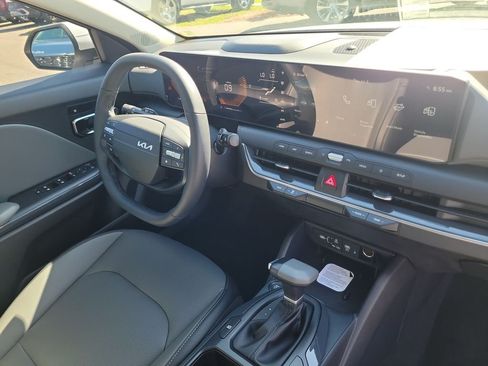 New 2026 Kia K4 EX FWD image 8