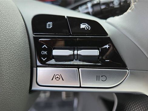 Used 2025 Hyundai Elantra Sport w/ Cargo Package FWD image 19