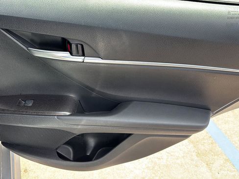 Used 2023 Toyota Camry SE image 18