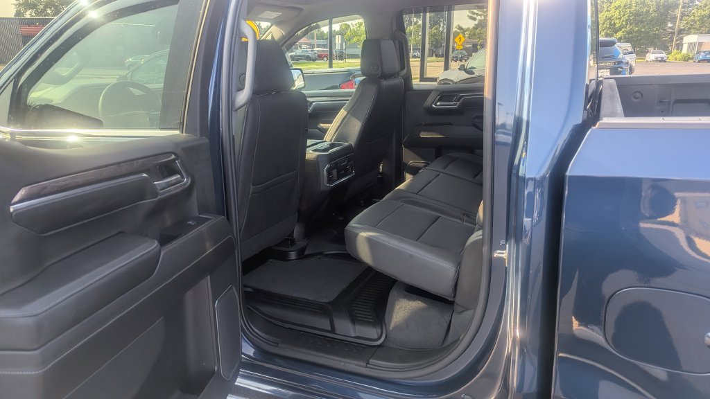 Used 2023 Chevrolet Silverado 1500 LTZ AWD/4WD image 12