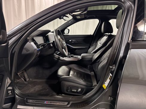 Used 2019 BMW 330i Sedan w/ M Sport Package RWD image 3