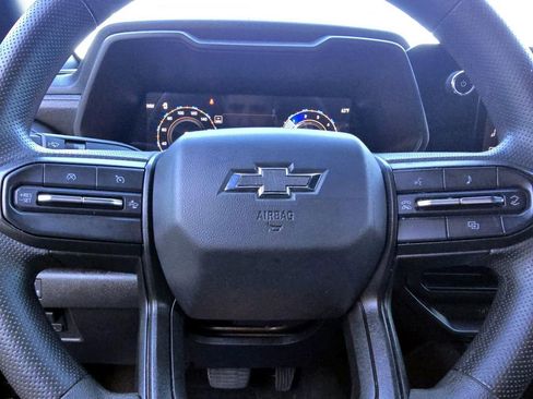 Used 2025 Chevrolet Colorado Trail Boss image 13