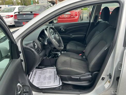 Used 2018 Nissan Versa SV FWD image 17