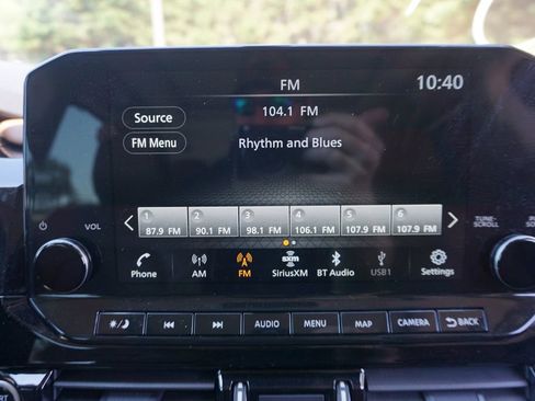 Used 2023 Nissan Pathfinder Platinum FWD image 10