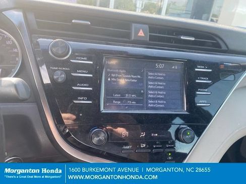 Used 2018 Toyota Camry SE w/ Moonroof Package FWD image 8