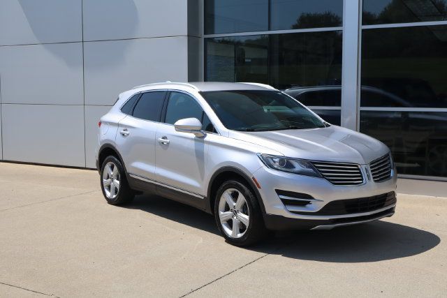 Used 2017 Lincoln MKC Premiere AWD/4WD image 2