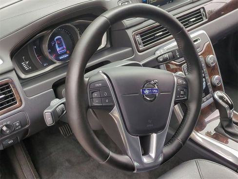 Used 2016 Volvo XC70 T5 Premier w/ Proximity Package image 14