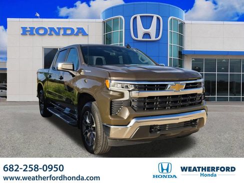 Used 2023 Chevrolet Silverado 1500 LT AWD/4WD image 1