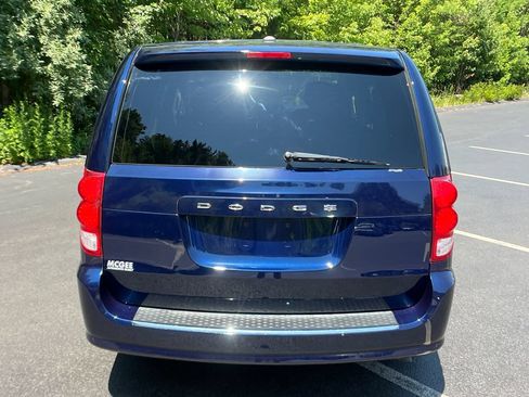 Used 2014 Dodge Grand Caravan SE FWD image 4