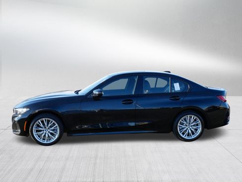 Used 2023 BMW 330i xDrive Sedan w/ Premium Package image 4